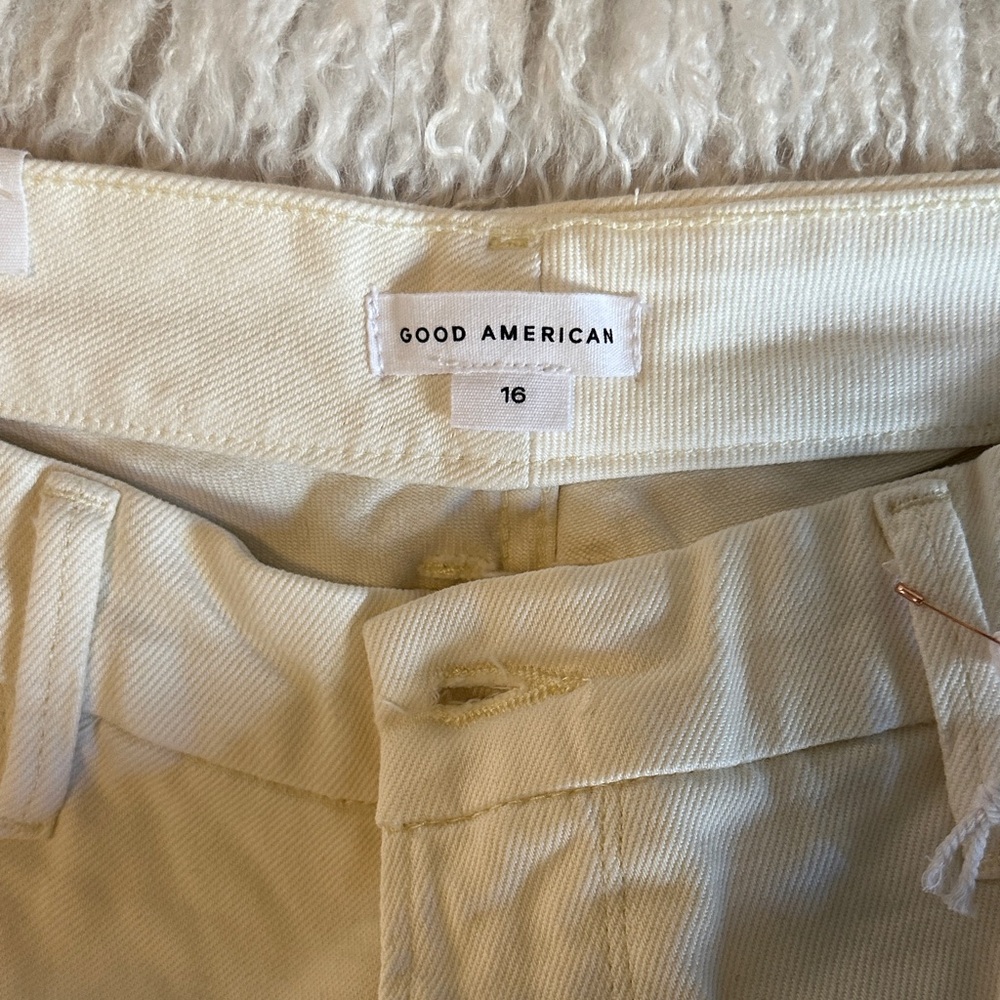 Good American Cream Straight Leg Jeans